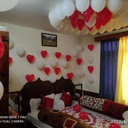 Hotel Magnolia Mallroad Manali מראה חיצוני תמונה