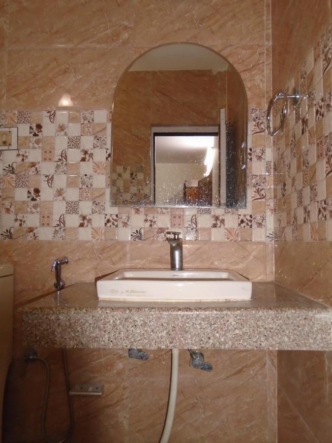 Hotel Magnolia Mallroad Manali מראה חיצוני תמונה