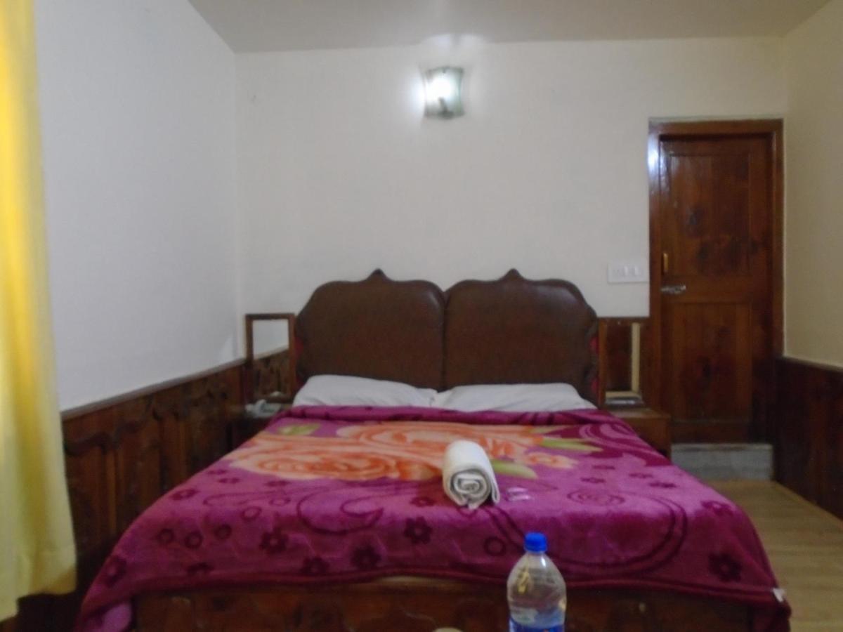 Hotel Magnolia Mallroad Manali מראה חיצוני תמונה