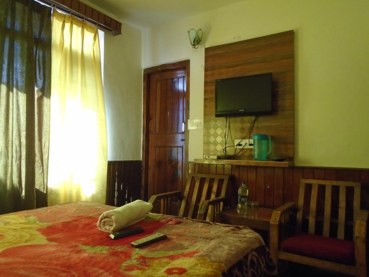 Hotel Magnolia Mallroad Manali מראה חיצוני תמונה