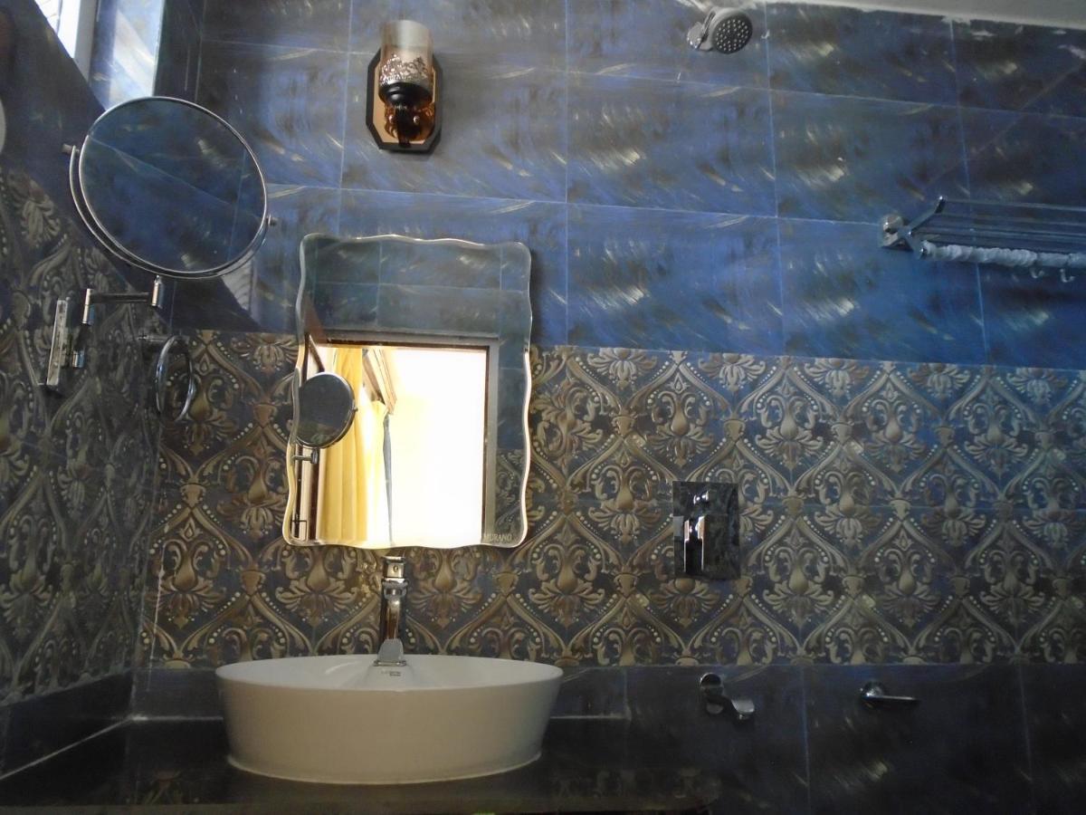 Hotel Magnolia Mallroad Manali מראה חיצוני תמונה