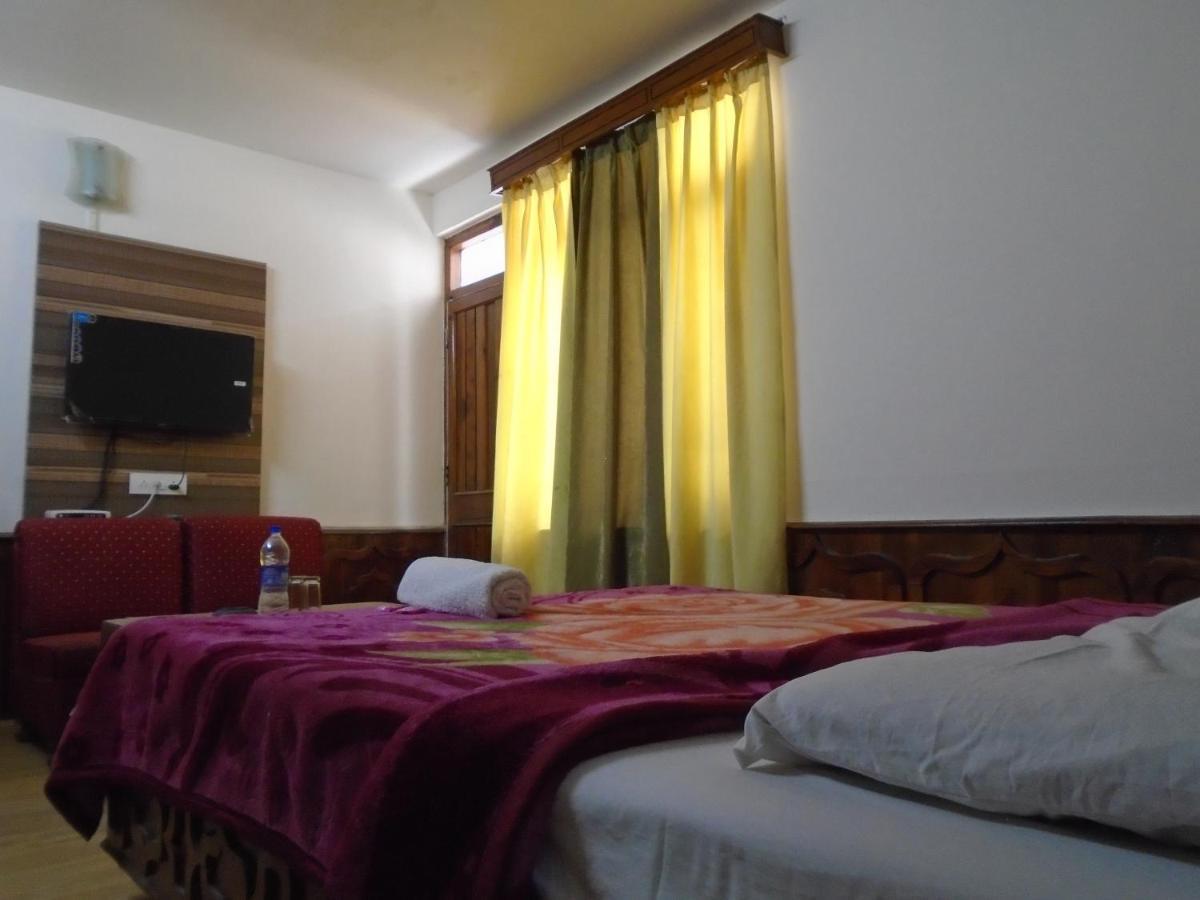 Hotel Magnolia Mallroad Manali מראה חיצוני תמונה