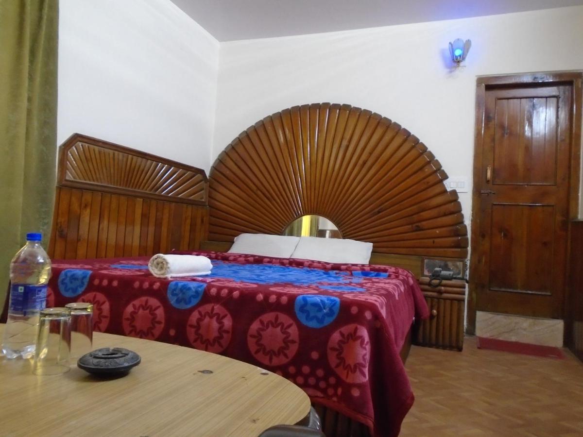 Hotel Magnolia Mallroad Manali מראה חיצוני תמונה