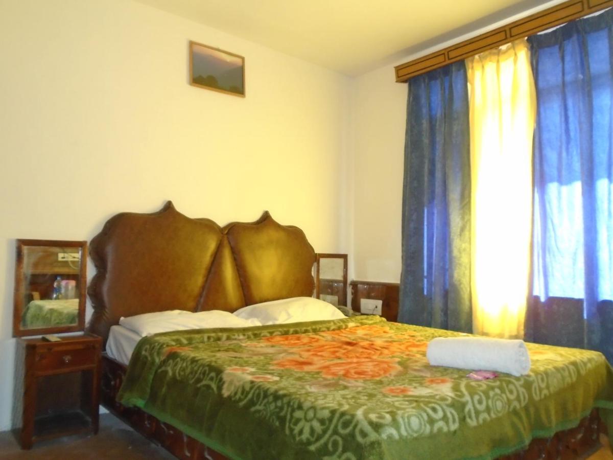 Hotel Magnolia Mallroad Manali מראה חיצוני תמונה