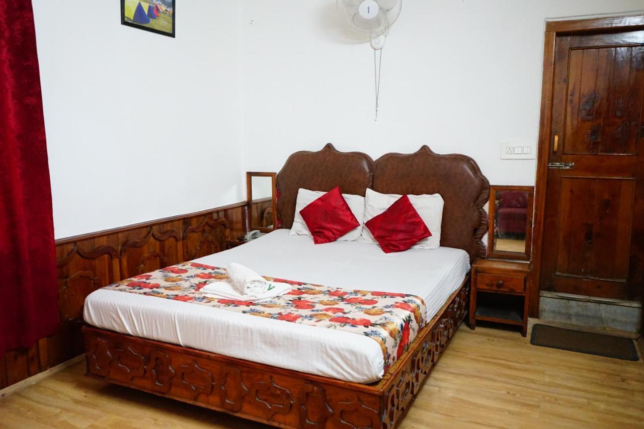 Hotel Magnolia Mallroad Manali מראה חיצוני תמונה