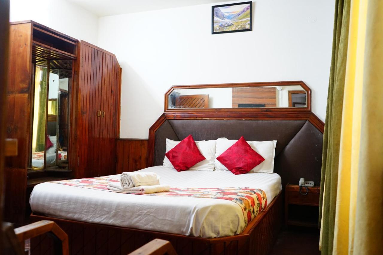 Hotel Magnolia Mallroad Manali מראה חיצוני תמונה