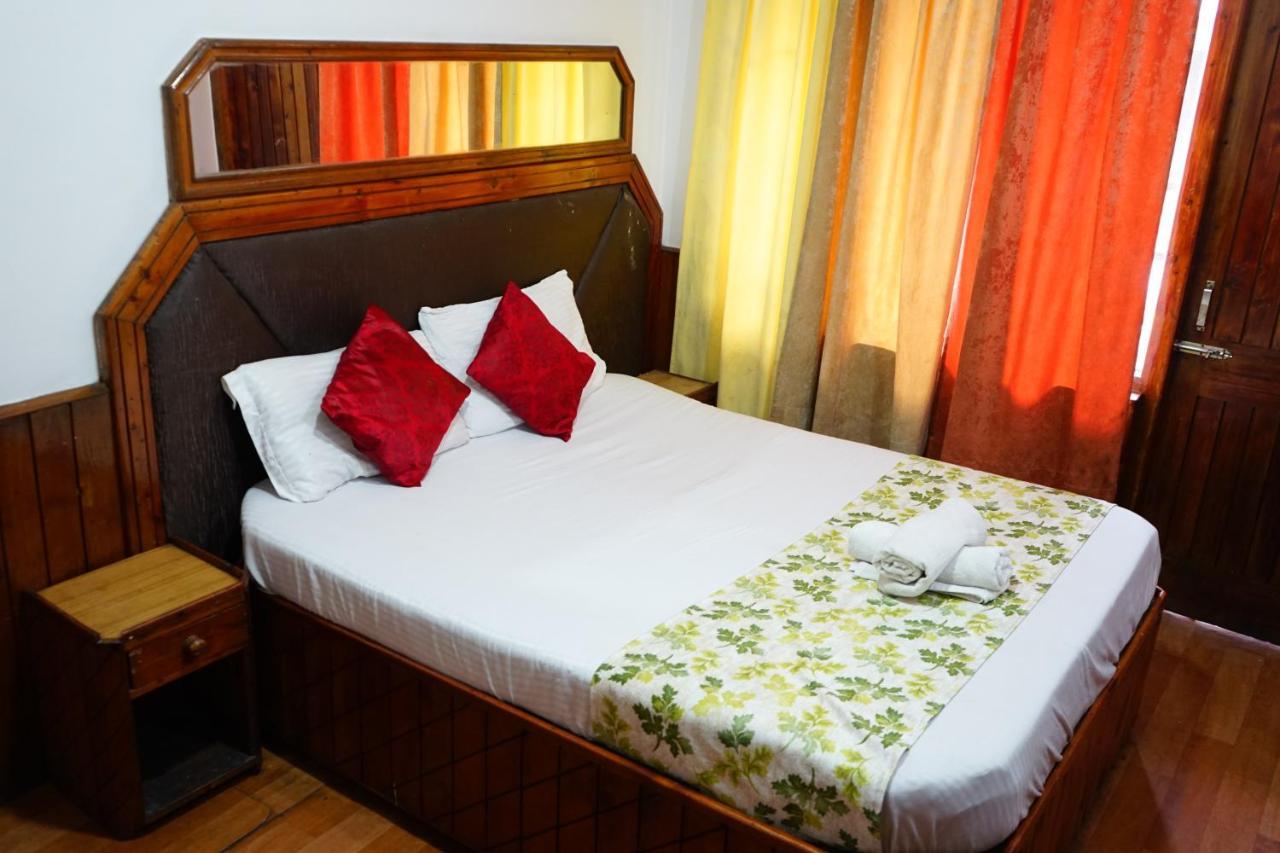 Hotel Magnolia Mallroad Manali מראה חיצוני תמונה