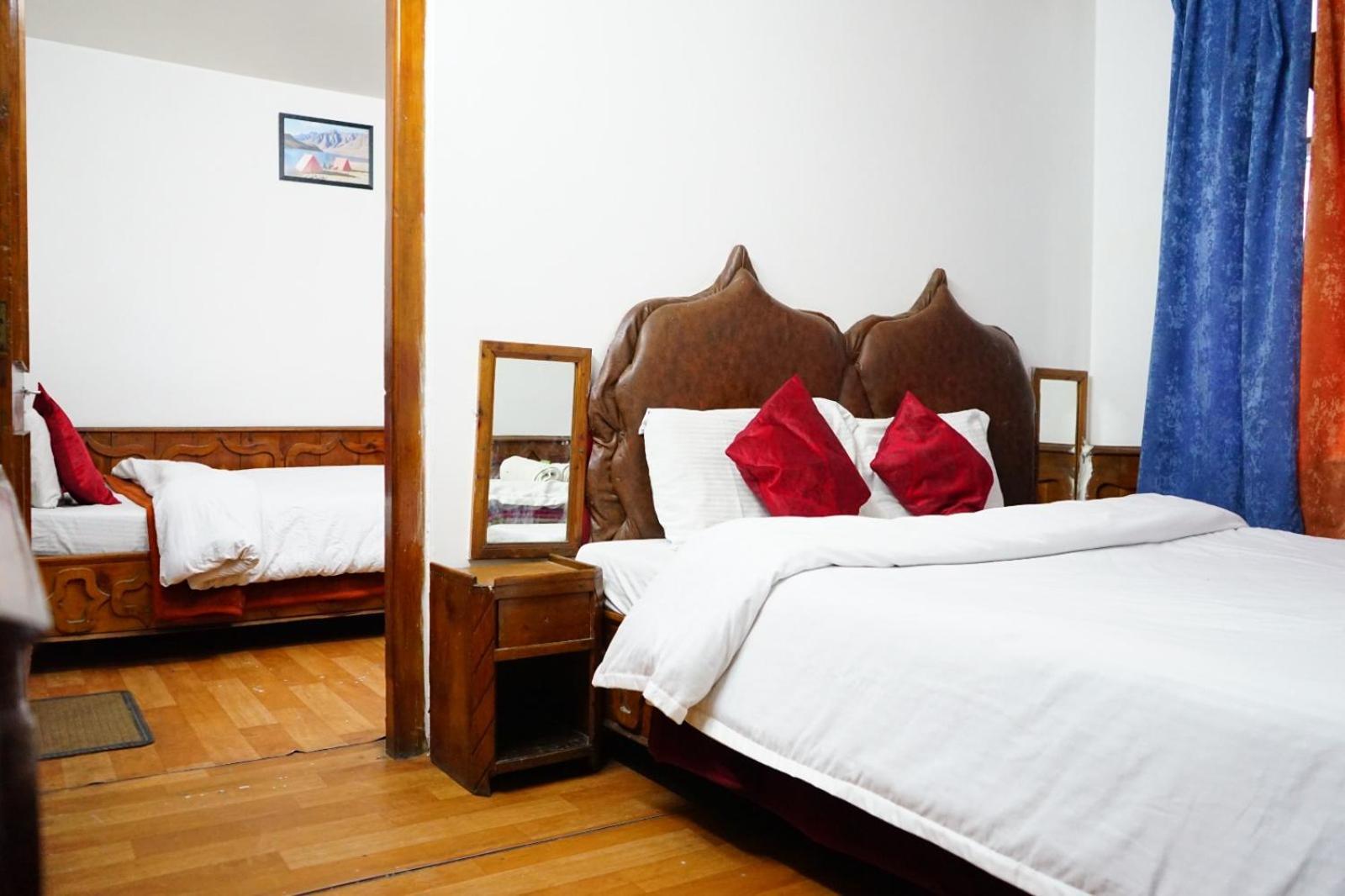 Hotel Magnolia Mallroad Manali מראה חיצוני תמונה